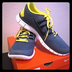 Men's Nike 5.0 running shoes