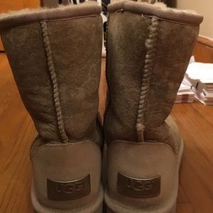 short tan paisley UGGS. Size 6