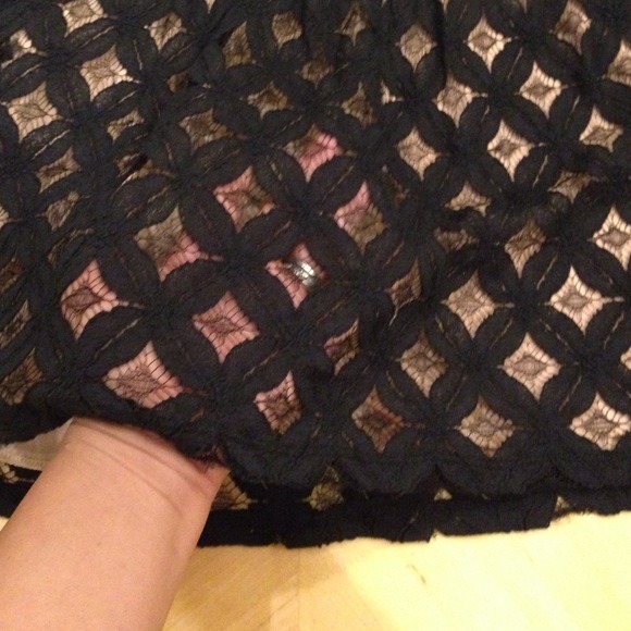 BNWOT Geometric Lace/Nude Deep V Back Dress - Picture 2 of 4