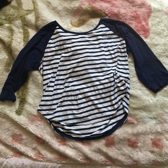 Large, white/navy half sleeve, semi crop top, f21 - Picture 1 of 1