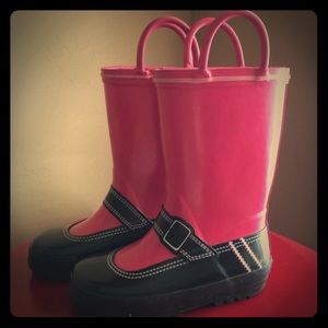 ☔️Cute rain boots for your little lady 🎀