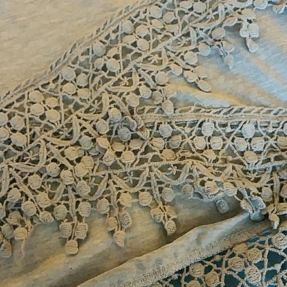 Long sleeve crochet trim tunic - Picture 4 of 4