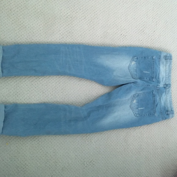 Ripped FOREVER 21 boyfriend jeans - Picture 2 of 3