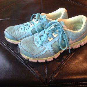 Nike Dual Fusion Running Shoes