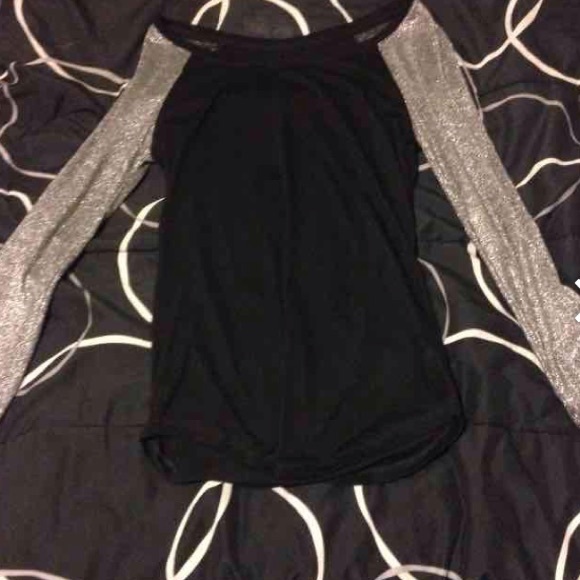 American Eagle Long-Sleeve