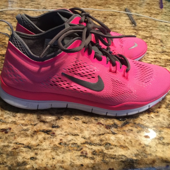 Nike free 5.0 neon pink/grey make an offer!