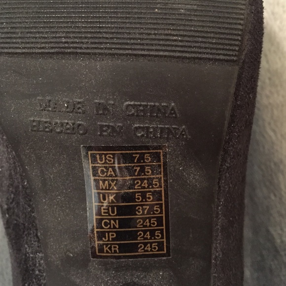 Forever 21 size 7.5 black booties - Picture 3 of 3