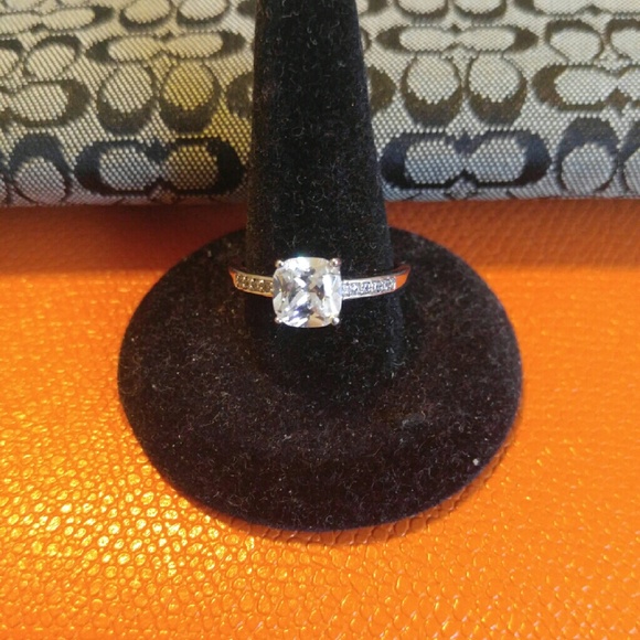 💥SOLD!💥 Silver 925 CZ Ring - Picture 3 of 3