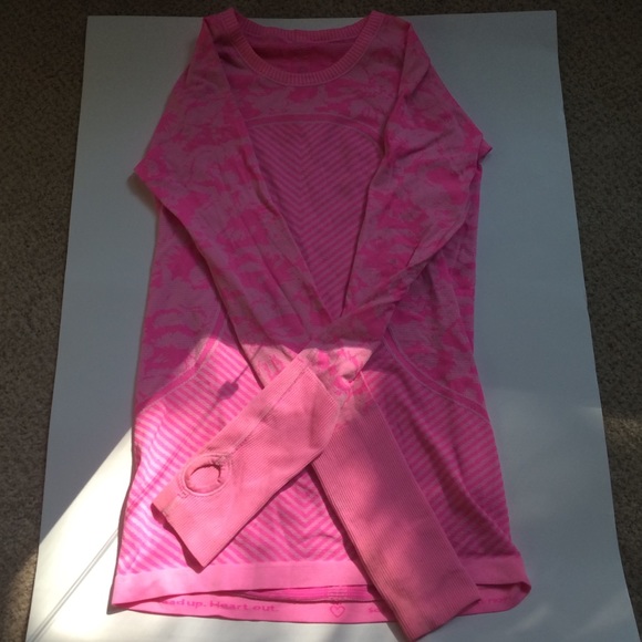 Long sleeve lululemon running shirt! Size 8!