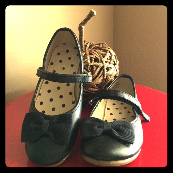Maryjane flats so cute to pair with any outfit🎀