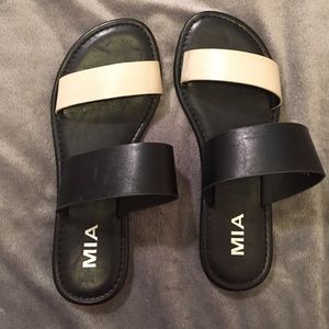 Mia size 7 sandals never worn NWOT
