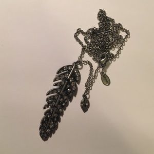 American eagle outfitters feather necklace