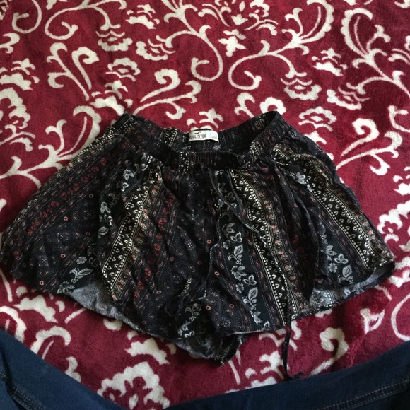 Cute ruffled shorts