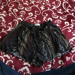 Cute ruffled shorts