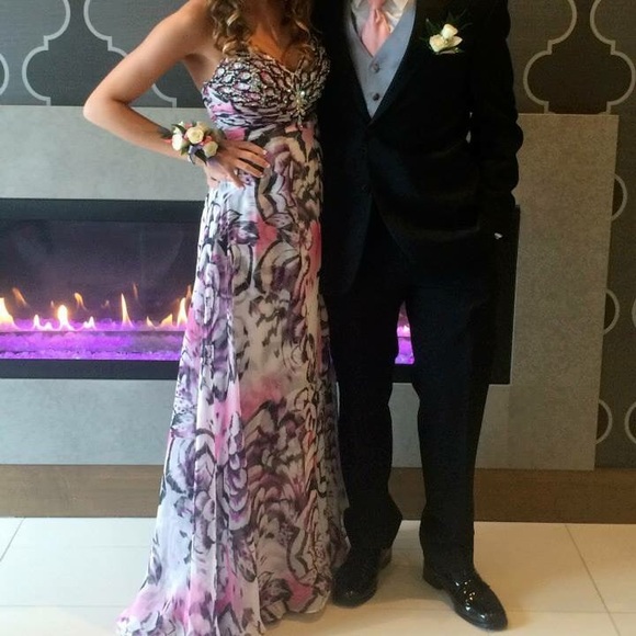 Prom dress - Picture 1 of 4