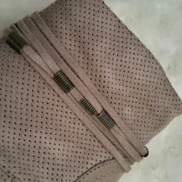 EUC size 7.5 Taupe booties - Picture 3 of 4