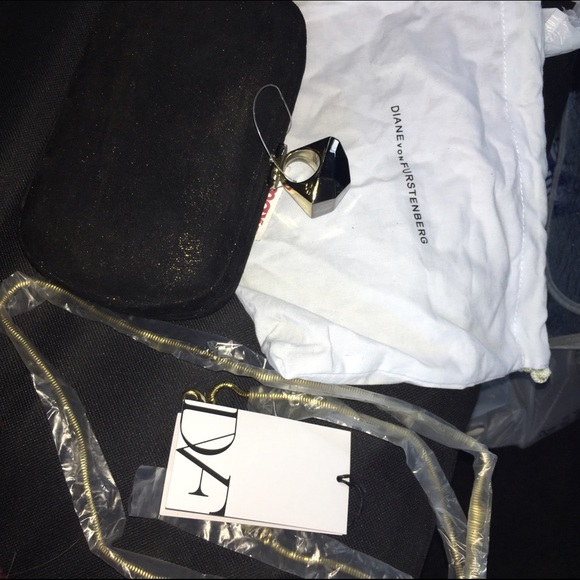 FINAL PRICE NWT Diane Von furstenburg clutch - Picture 3 of 4