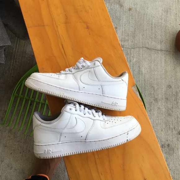 Nikes - Picture 2 of 2