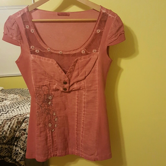 Unique top