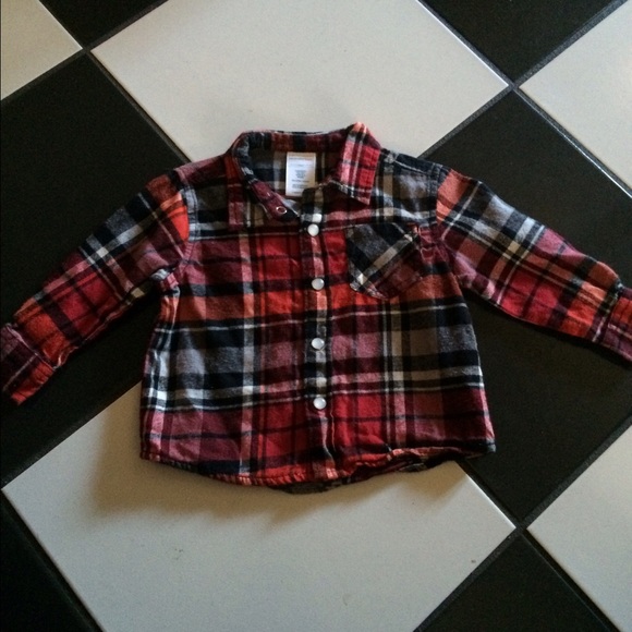 ☘Wonderkids Red Plaid Button Up Shirt 12 months