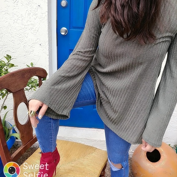 Bell long sleeve tunic top - Picture 3 of 4