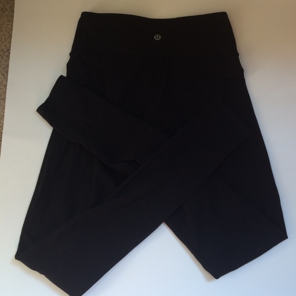 Size 4, lululemon leggings! Wonder under pants...