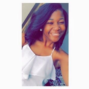 Meet your Posher, Nikia