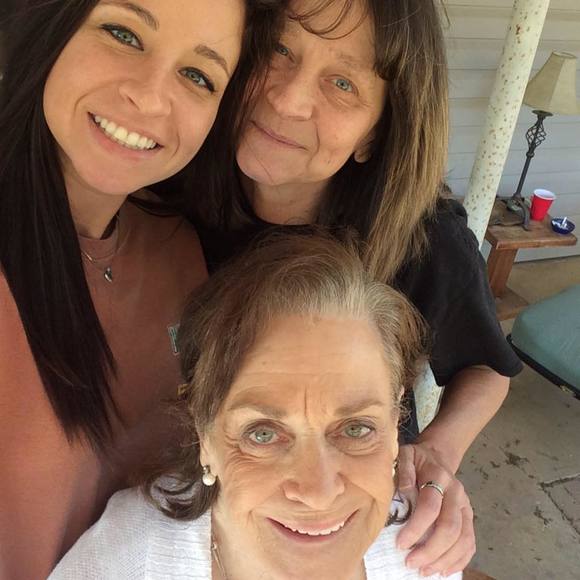 Meet your Posher, Juliana - Picture 1 of 1