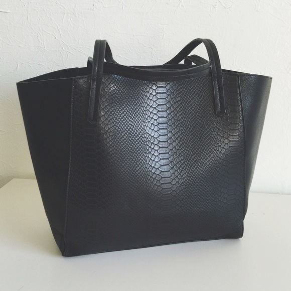 N e w • Minimalist Carry-All Tote • - Picture 3 of 4