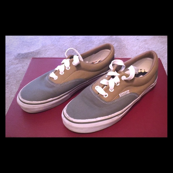 Skecher Tennis Shoes