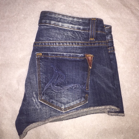 shorts - Picture 2 of 3