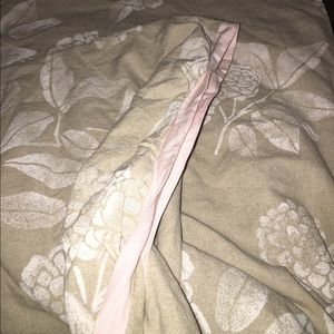Gorgeous queen size duvet cover tan & pink trim