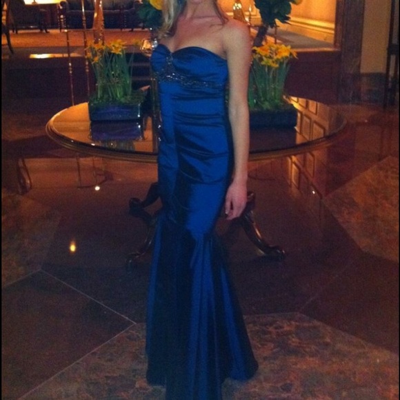 Cache royal blue mermaid gown