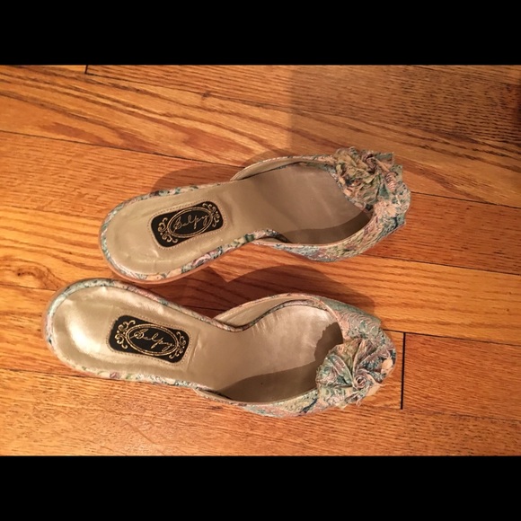 Salpy Shoes - Adorable brocade Salpy mules with wood Salpy Shoes - Adorable brocade Salpy mules with wood