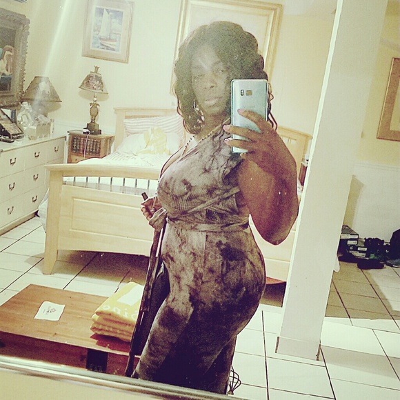 Ladies Romper - Picture 4 of 4