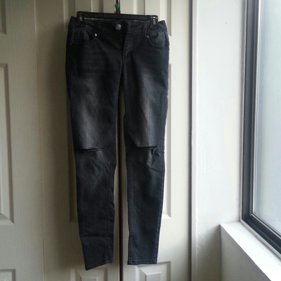 Dark grey skinnys
