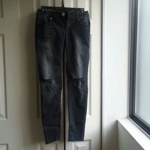 Dark grey skinnys