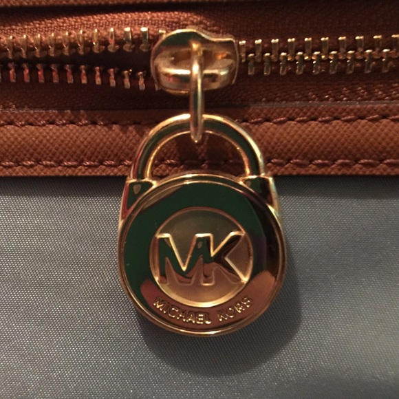 Michael kors purse