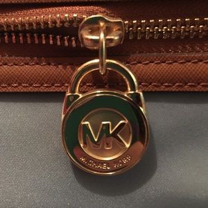Michael kors purse