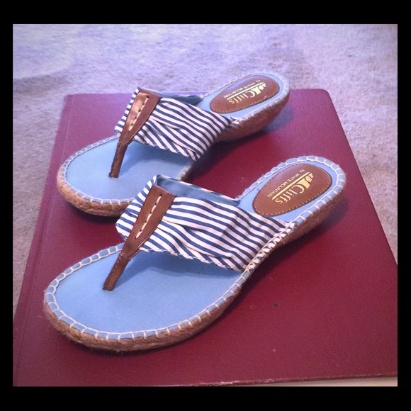 Never worn small wedge Sandal