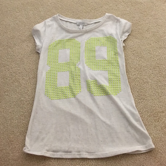 Graphic delias tee
