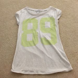 Graphic delias tee