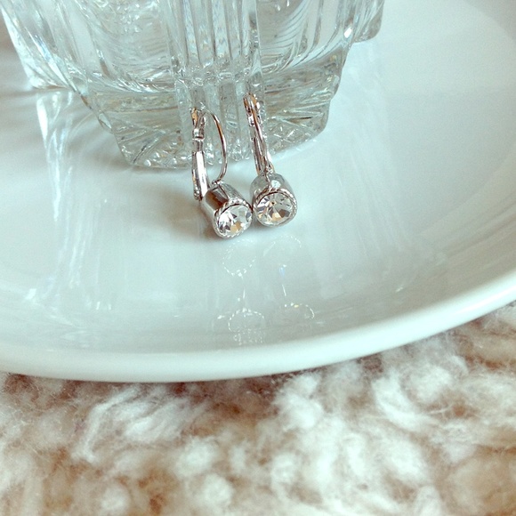 Crystal drop earrings silver hooks