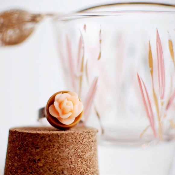 Petit statement ring - Picture 4 of 4