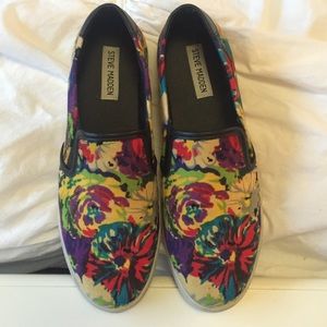 Steve Madden flower slip-ons