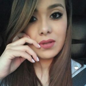 Meet your Posher, Aida