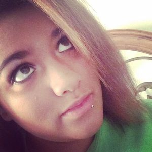 Meet your Posher, Deonna