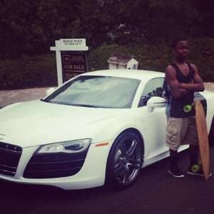 Meet your Posher, Elijah