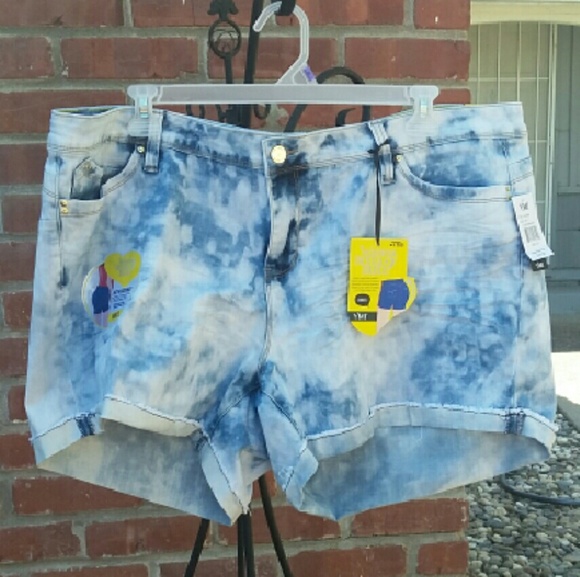 YMI butt lifting Jean shorts *New*