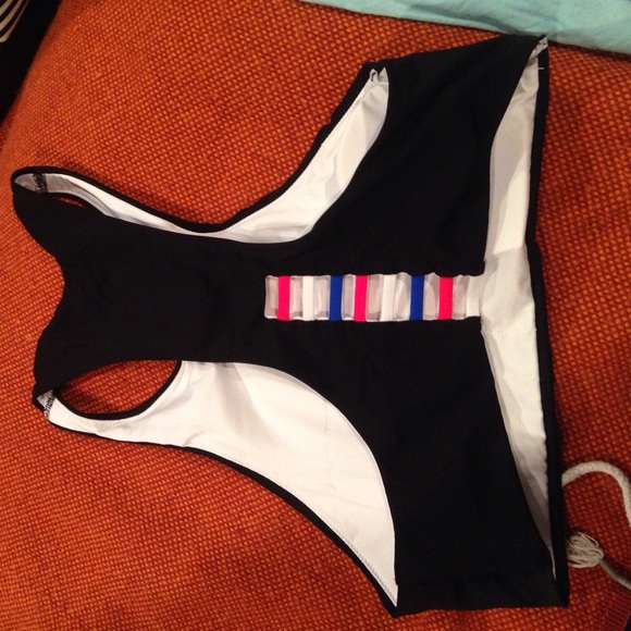 Victoria Secret Swim top - Picture 2 of 3